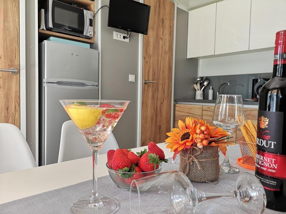 J & R Mobile Homes Biograd Na Moru Exterior foto